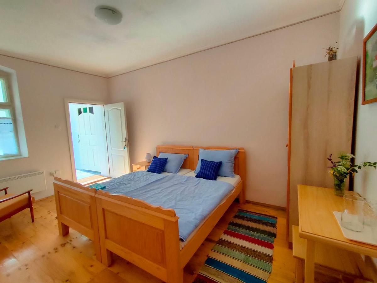 Ethno&Coffee House Tulip Bed & Breakfast Glozan Екстериор снимка
