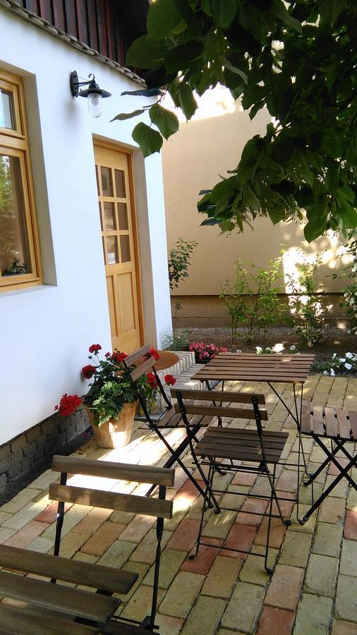 Ethno&Coffee House Tulip Bed & Breakfast Glozan Екстериор снимка