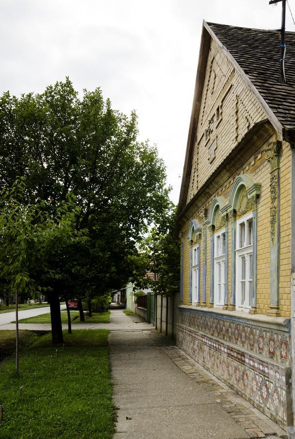Ethno&Coffee House Tulip Bed & Breakfast Glozan Екстериор снимка
