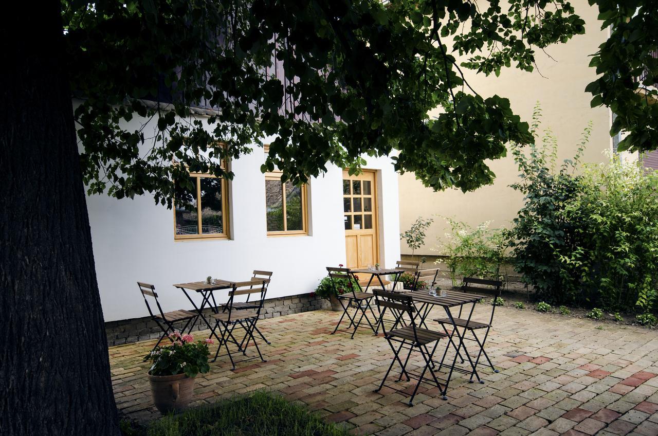 Ethno&Coffee House Tulip Bed & Breakfast Glozan Екстериор снимка